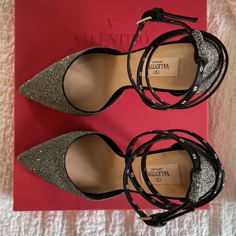 Valentino Garavani Glitter Ankle Wrap Pumps - Picture 11 of 17